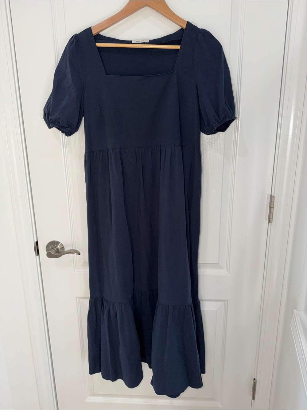 Mod Ref Navy Square-Neck Midi Dress with Puff Sleeves size large